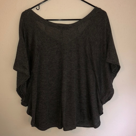 Cute top - Picture 3 of 3